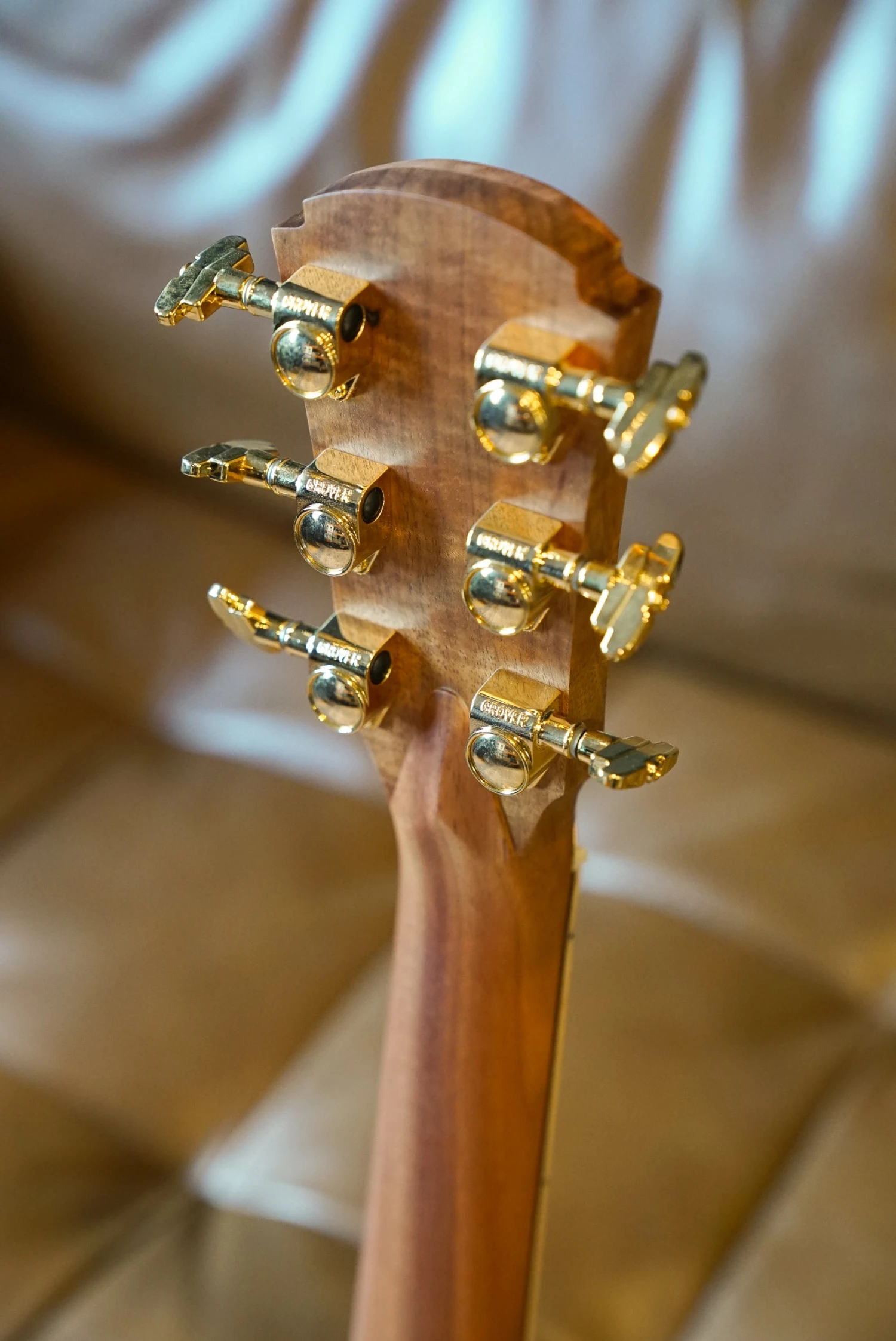 Cole Clark Angel 3 Acoustic Guitar - Camphor Laurel AN3EC-CLCL-AE 7 Cole Clark Angel 3 Acoustic Guitar - Camphor Laurel AN3EC-CLCL-AE - Image 7