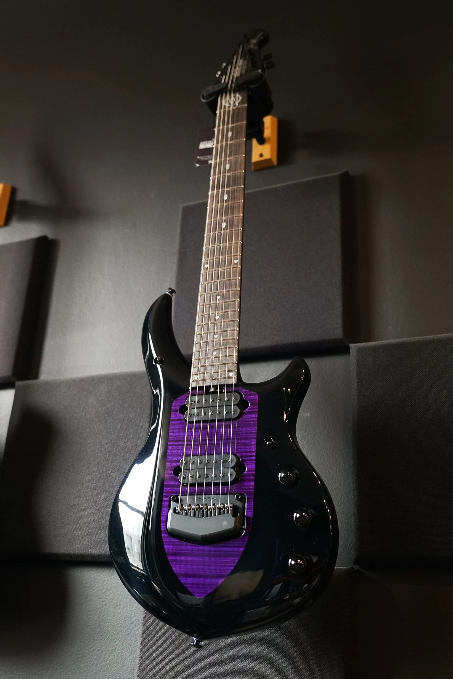 Music Man Majesty 7-String - Wisteria Blossom 1 Music Man Majesty 7-String - Wisteria Blossom