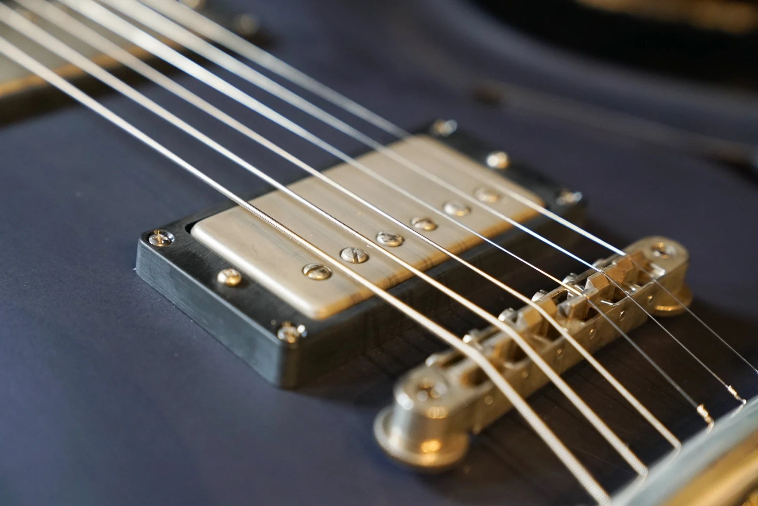 Nik Huber Rietbergen - Charcoal Frost 4 Nik Huber Rietbergen - Charcoal Frost - Image 4