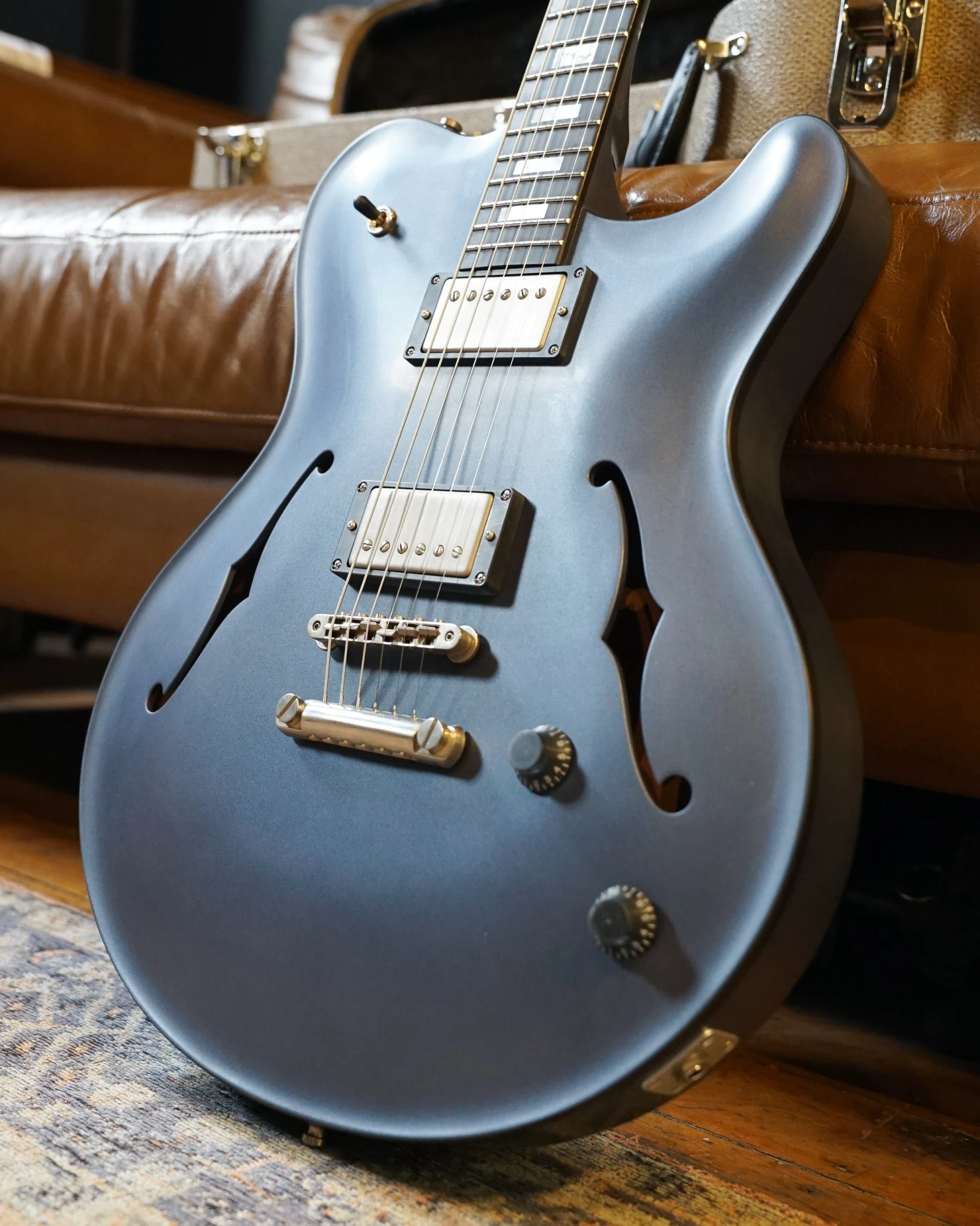 Nik Huber Rietbergen - Charcoal Frost 2 Nik Huber Rietbergen - Charcoal Frost - Image 2