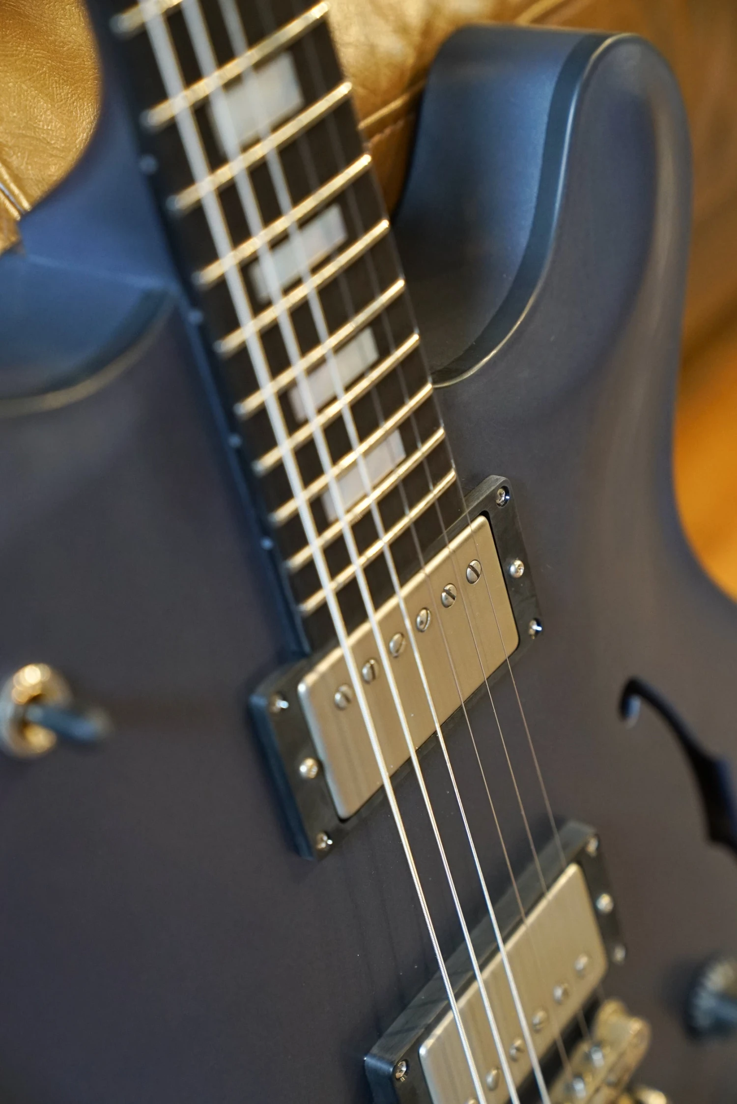 Nik Huber Rietbergen - Charcoal Frost 3 Nik Huber Rietbergen - Charcoal Frost - Image 3