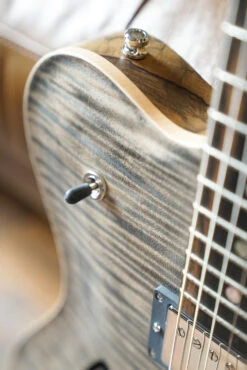 Nik Huber Rietbergen - Charcoal (Black Korina Body/Neck) 25 Nik Huber Rietbergen - Charcoal (Black Korina Body/Neck) -Guitar Store GFP 240812 DSC09544