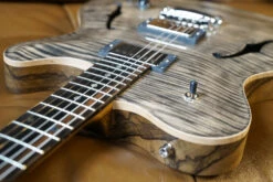 Nik Huber Rietbergen - Charcoal (Black Korina Body/Neck) 28 Nik Huber Rietbergen - Charcoal (Black Korina Body/Neck) -Guitar Store GFP 240812 DSC09557