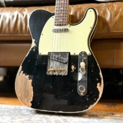 Front Page -Guitar Store GFP 240924 IMG E0059