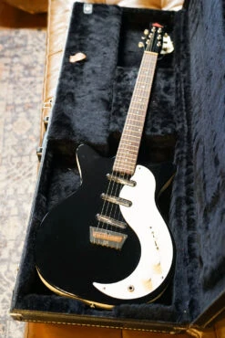 Pre-Owned Jerry Jones Shorthorn Guitar 3 Pickup -Guitar Store GFP 241011 DSC00428