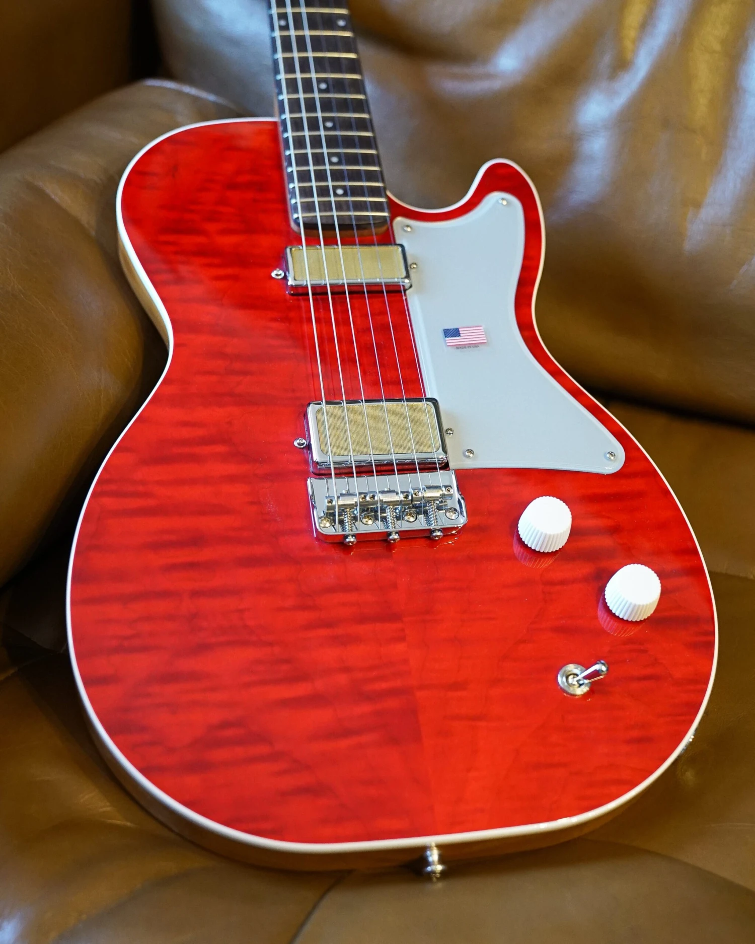 Harmony Factory Special Jupiter Thinline Quilt Maple Top Electric Guitar W/Case, Trans Red 2 Harmony Factory Special Jupiter Thinline Quilt Maple Top Electric Guitar W/Case, Trans Red - Image 2