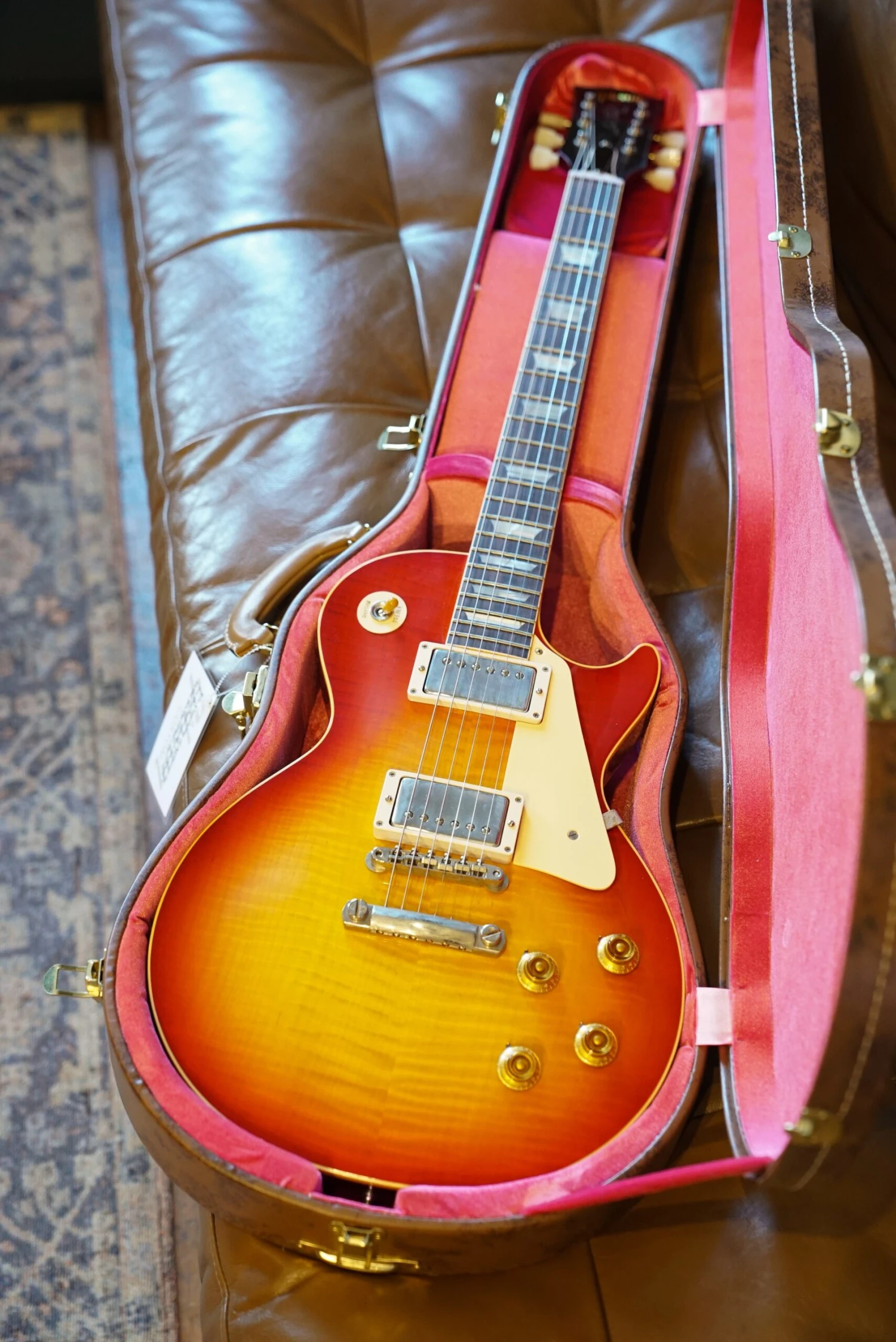 Gibson Custom Shop '59 Les Paul Standard Reissue - Washed Cherry Sunburst VOS 11 Gibson Custom Shop '59 Les Paul Standard Reissue - Washed Cherry Sunburst VOS - Image 11