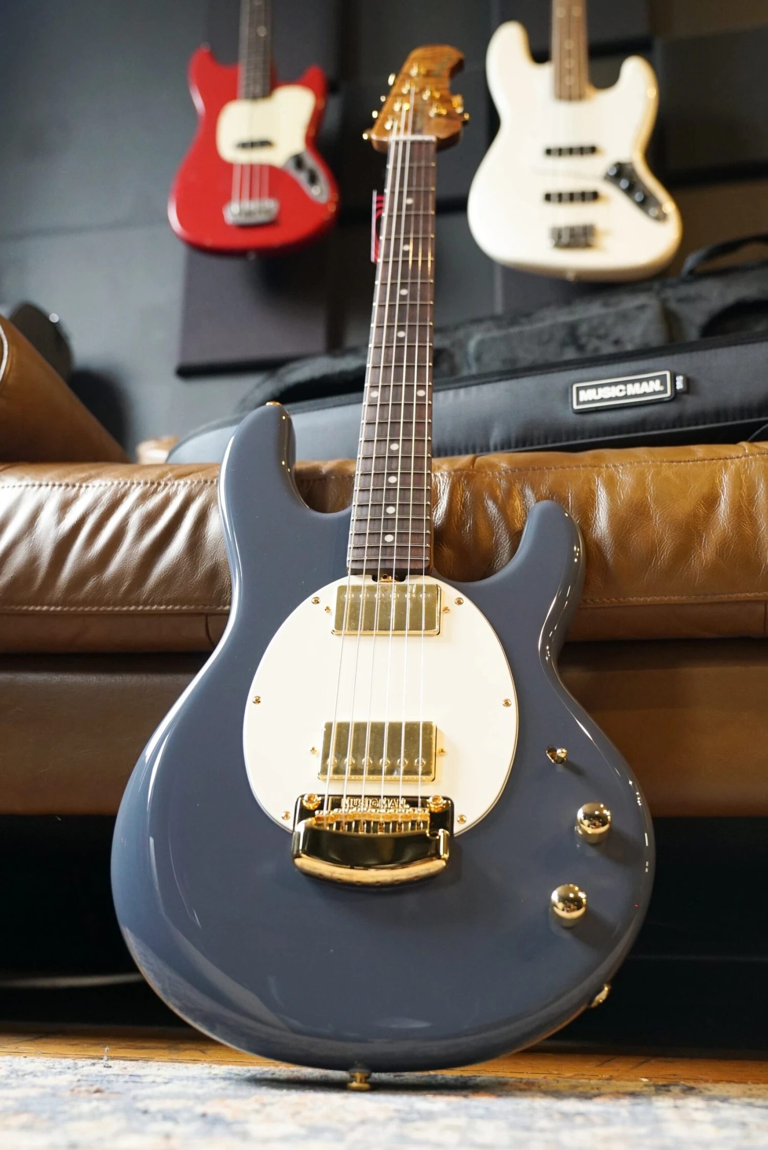 Ernie Ball Music Man StingRay II, Charcoal Blue 1 Ernie Ball Music Man StingRay II, Charcoal Blue