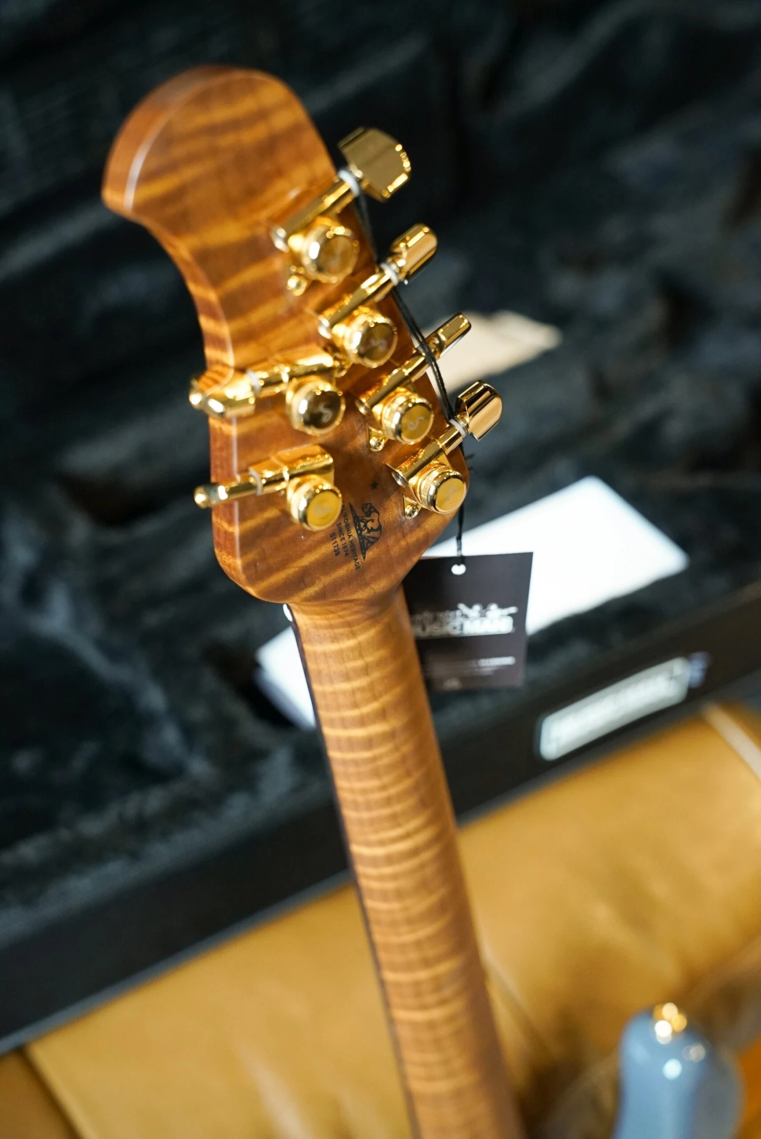 Ernie Ball Music Man StingRay II, Charcoal Blue 7 Ernie Ball Music Man StingRay II, Charcoal Blue - Image 7