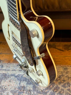 Pre-Owned Gretsch G6659T-LIV W/Case " 2022 16 Pre-Owned Gretsch G6659T-LIV W/Case " 2022 -Guitar Store GFP 250324 IMG 1883