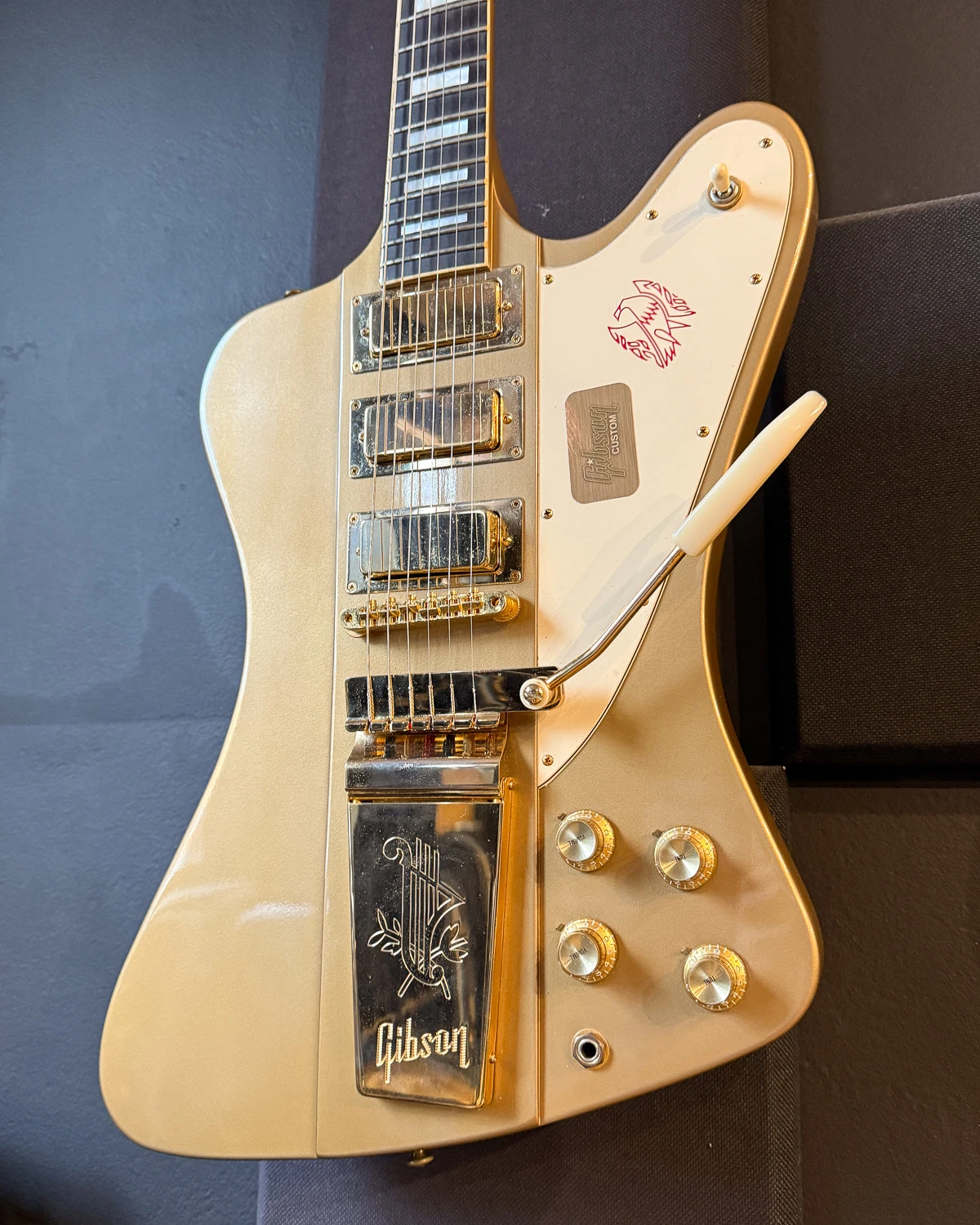Pre-Owned Gibson Custom Shop 20th Anniversary 1965 Firebird VII Reissue, Golden Mist 2 Pre-Owned Gibson Custom Shop 20th Anniversary 1965 Firebird VII Reissue, Golden Mist - Image 2