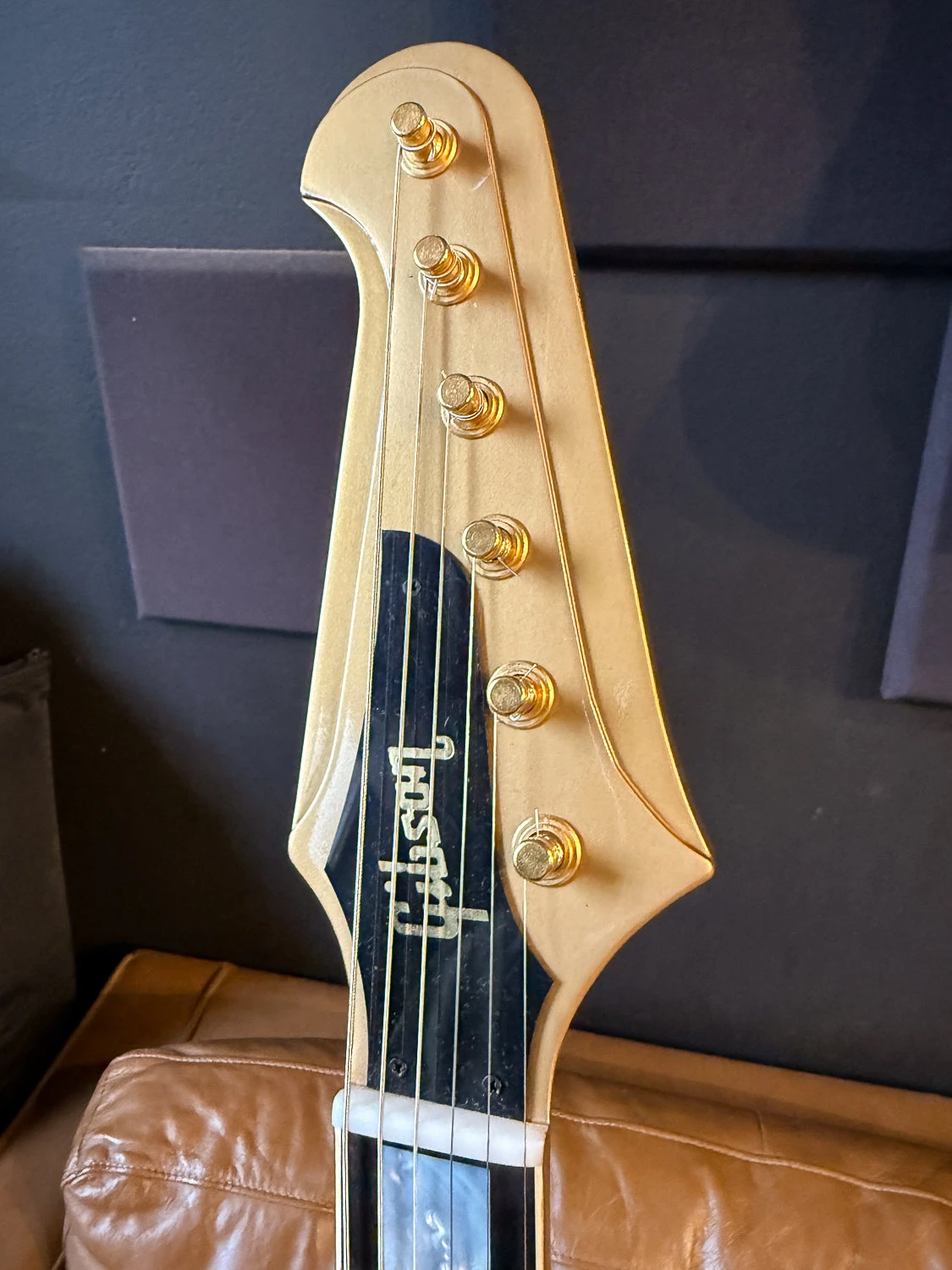 Pre-Owned Gibson Custom Shop 20th Anniversary 1965 Firebird VII Reissue, Golden Mist 6 Pre-Owned Gibson Custom Shop 20th Anniversary 1965 Firebird VII Reissue, Golden Mist - Image 6