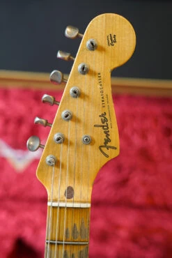 Pre-Owned Fender Custom Shop Limited Edition '55 Stratocaster Relic, Aged Olympic White "2018 -Guitar Store GFP 250401 DSC02717