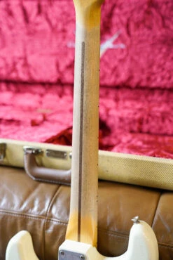 Pre-Owned Fender Custom Shop Limited Edition '55 Stratocaster Relic, Aged Olympic White "2018 -Guitar Store GFP 250401 DSC02721