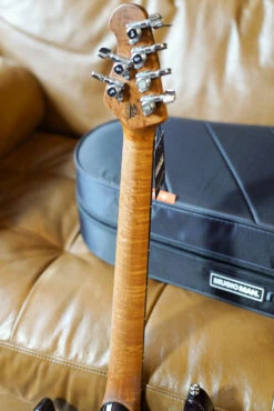 Music Man Luke 4 HH Maple Top - Grape Slushie 14 Music Man Luke 4 HH Maple Top - Grape Slushie -Guitar Store GFP 250404 DSC02774