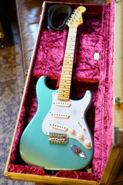 Pre-Owned Fender Custom Shop Ltd 55 Dual-Mag Strat Journeyman Relic 26 Pre-Owned Fender Custom Shop Ltd 55 Dual-Mag Strat Journeyman Relic -Guitar Store GFP 250414 DSC03011