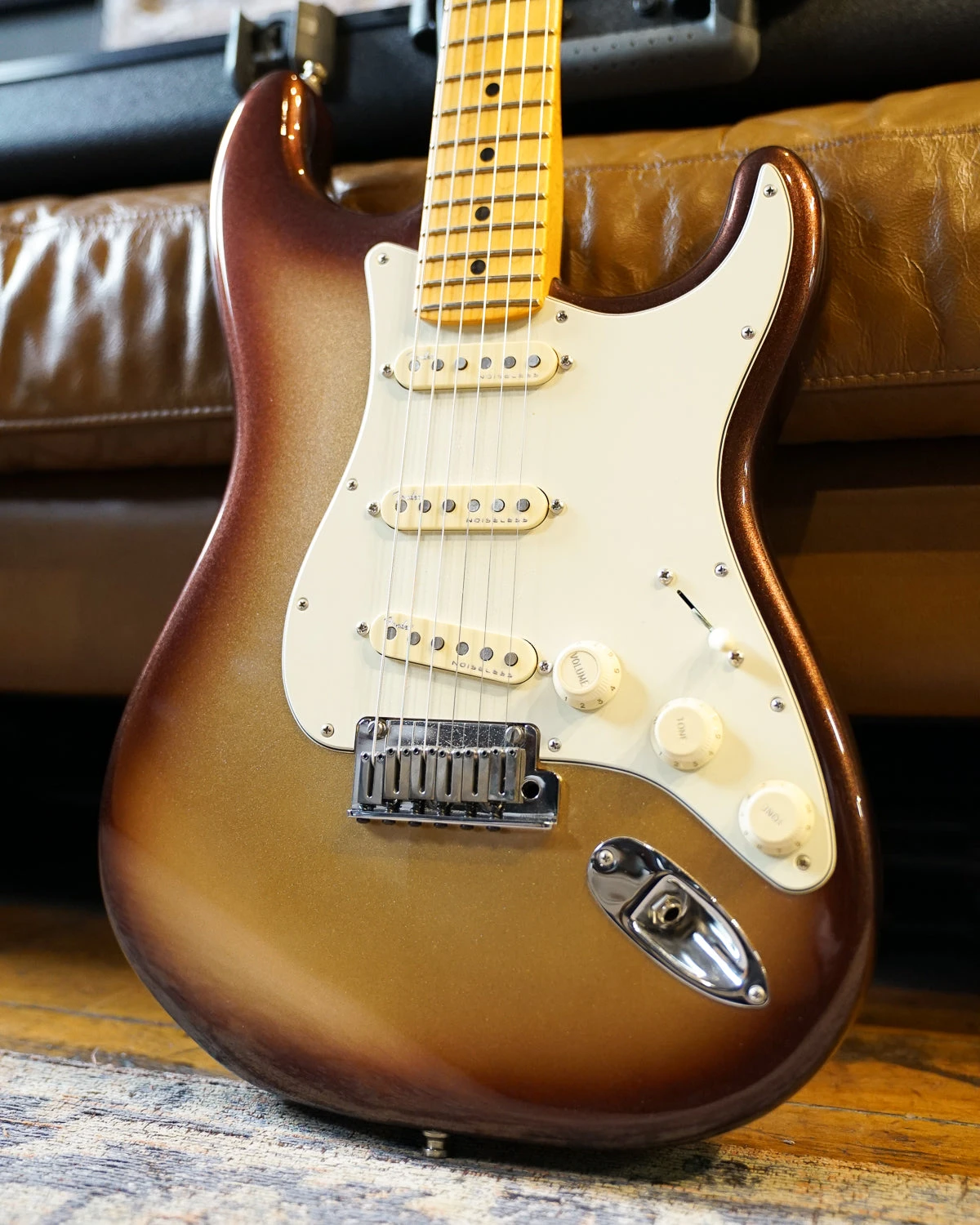 Pre-Owned Fender American Ultra Stratocaster Mochaburst "2021 2 Pre-Owned Fender American Ultra Stratocaster Mochaburst "2021 - Image 2