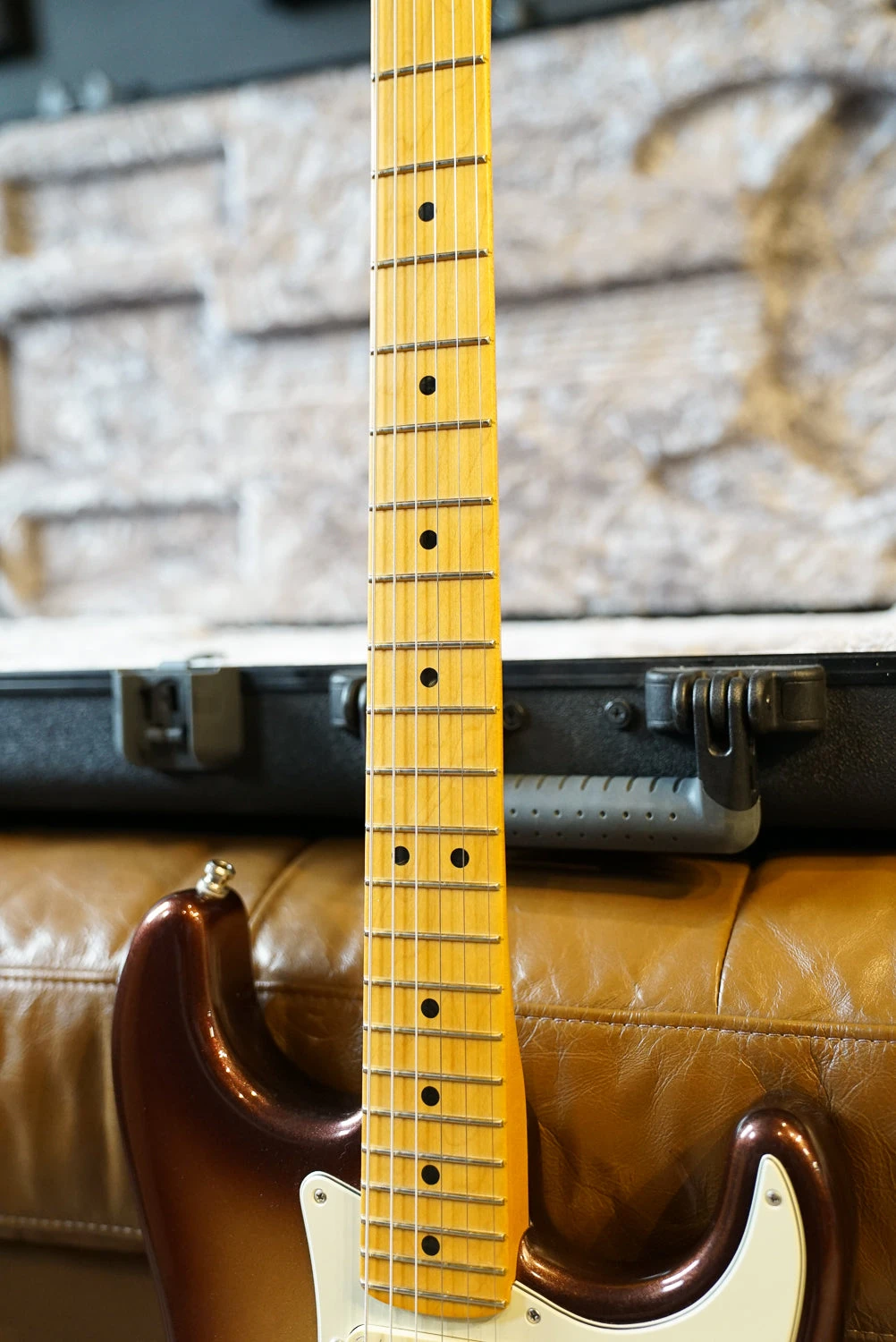 Pre-Owned Fender American Ultra Stratocaster Mochaburst "2021 5 Pre-Owned Fender American Ultra Stratocaster Mochaburst "2021 - Image 5