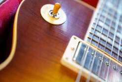 Gibson Custom Shop Murphy Lab Ultra Light Aged '59 Les Paul Standard Reissue - Royal Teaburst, Light Back Upgrade 21 Gibson Custom Shop Murphy Lab Ultra Light Aged '59 Les Paul Standard Reissue - Royal Teaburst, Light Back Upgrade -Guitar Store GFP 250501 DSC03283