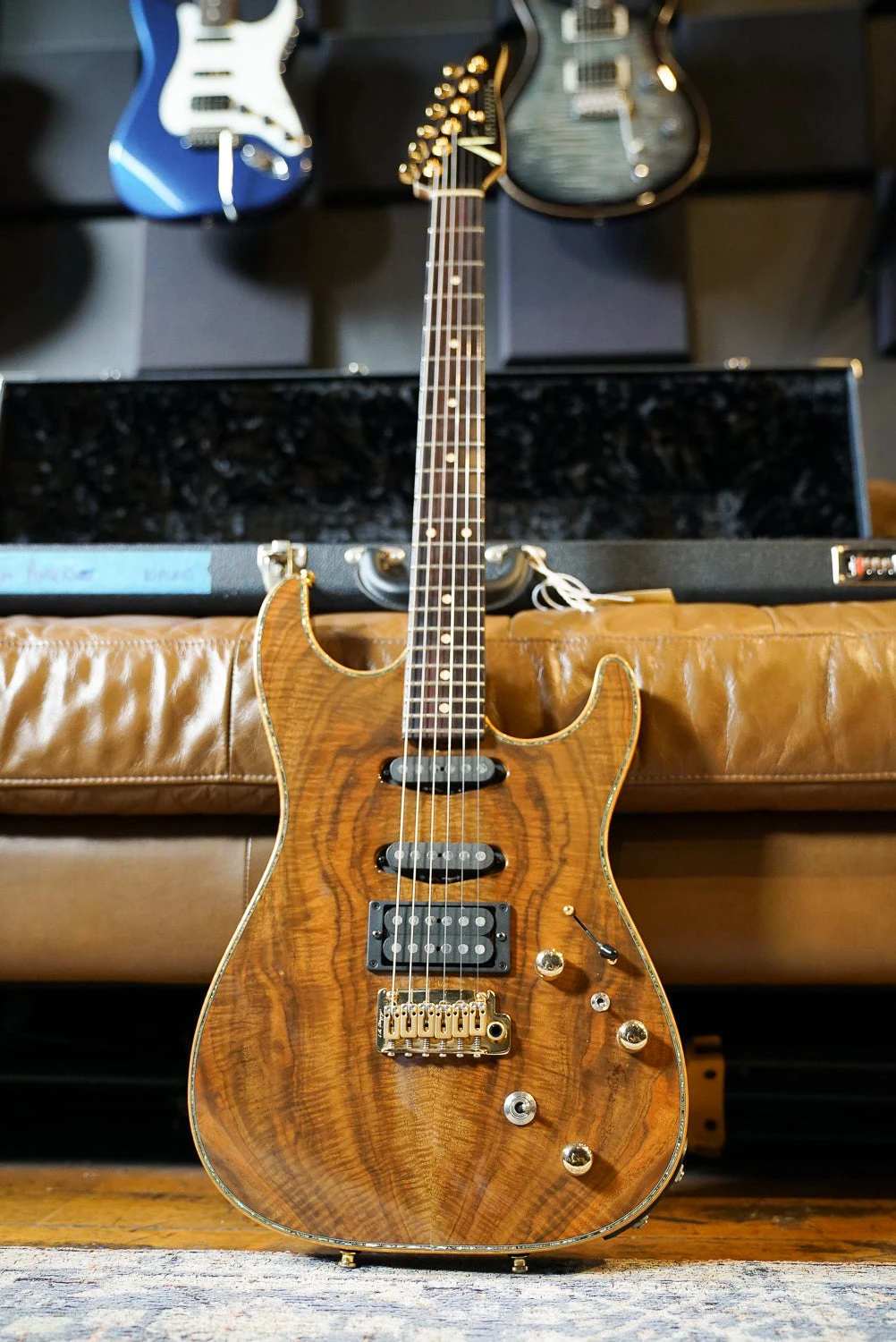 Pre-Owned Tom Anderson Hollow Drop Top Walnut Top W/Case "1999 1 Pre-Owned Tom Anderson Hollow Drop Top Walnut Top W/Case "1999