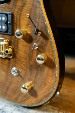 Pre-Owned Tom Anderson Hollow Drop Top Walnut Top W/Case "1999 18 Pre-Owned Tom Anderson Hollow Drop Top Walnut Top W/Case "1999 -Guitar Store GFP 250513 DSC03426