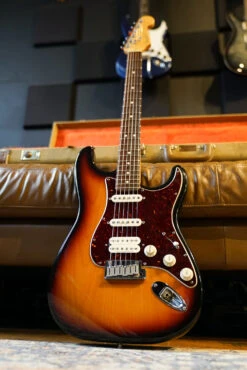 Pre-Owned Fender US Lone Star Stratocaster Sunburst W/Case "1996