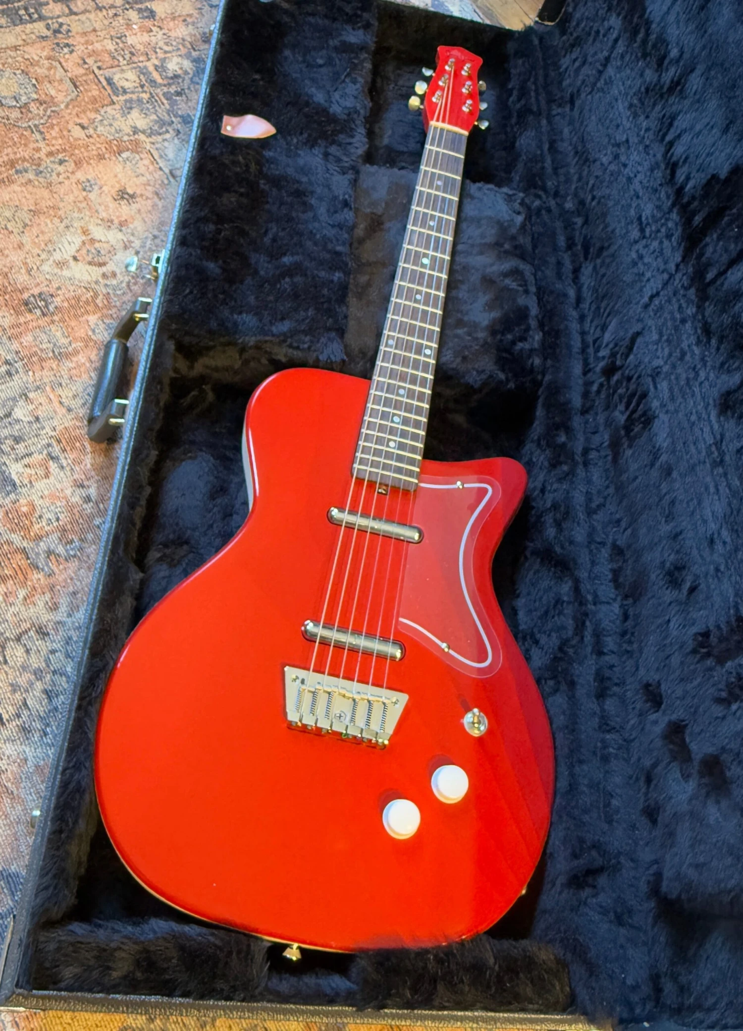 Pre-Owned Jerry Jones Neptune Single Cut Red 1 Pre-Owned Jerry Jones Neptune Single Cut Red