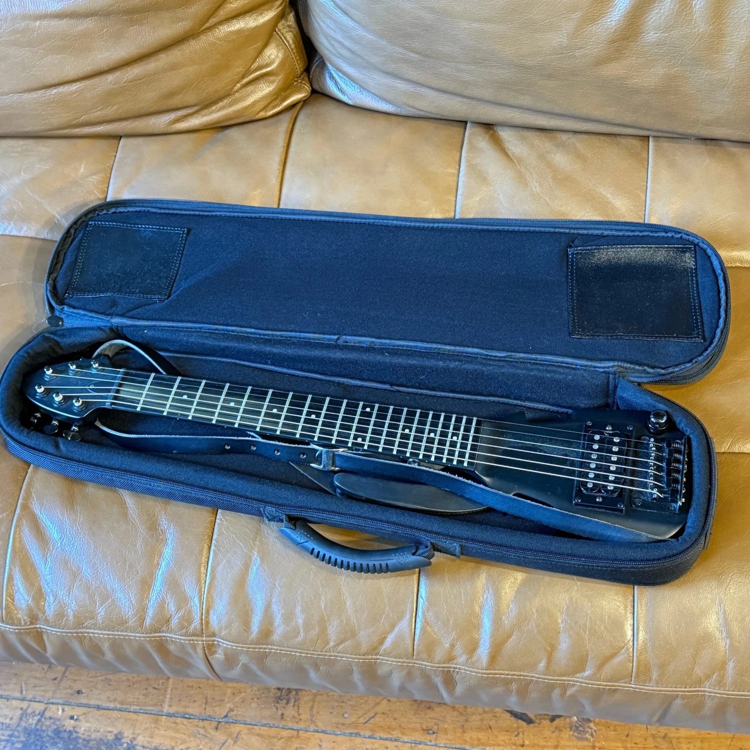 Pre-Owned PalmGuitar Model V2 2 Pre-Owned PalmGuitar Model V2 - Image 2