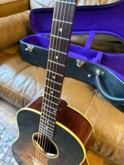 Pre-Owned Gibson 1942 Banner J-45 -Guitar Store IMG 1553