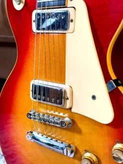 Pre-Owned 1973 Gibson Les Paul Deluxe Cherry Sunburst W/Case -Guitar Store IMG 1600