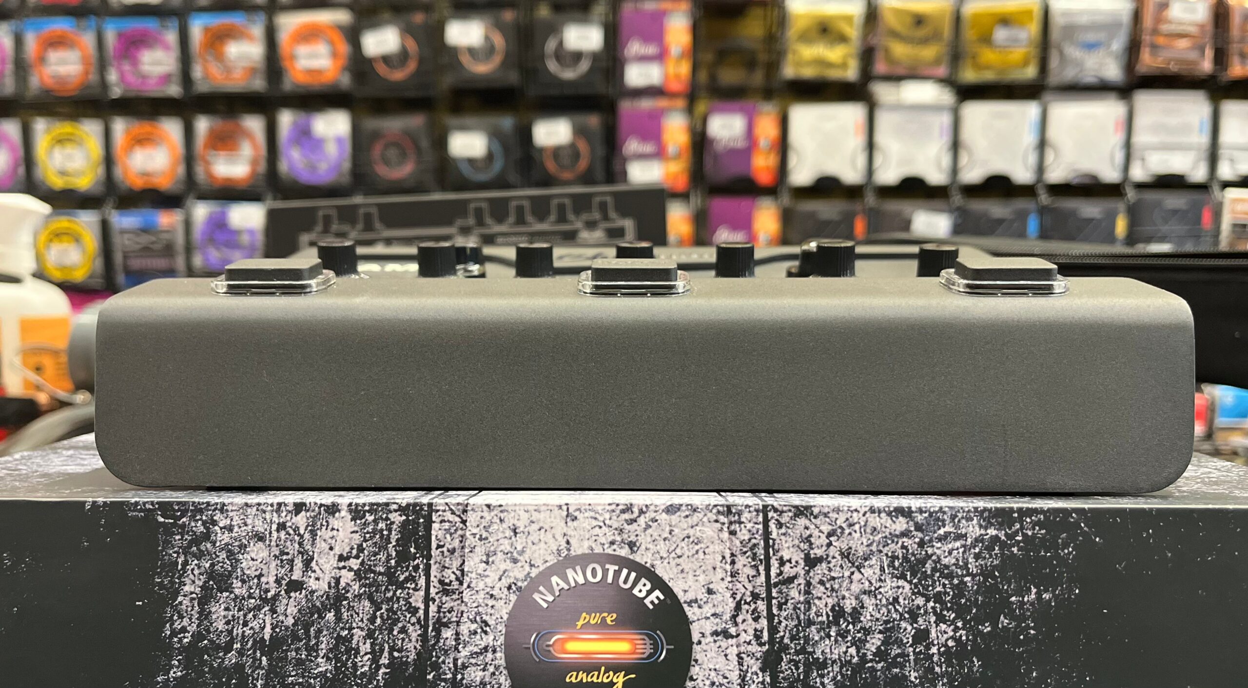 Pre-Owned BluGuitar AMP1 100W Iridium Edition 3 Pre-Owned BluGuitar AMP1 100W Iridium Edition - Image 3