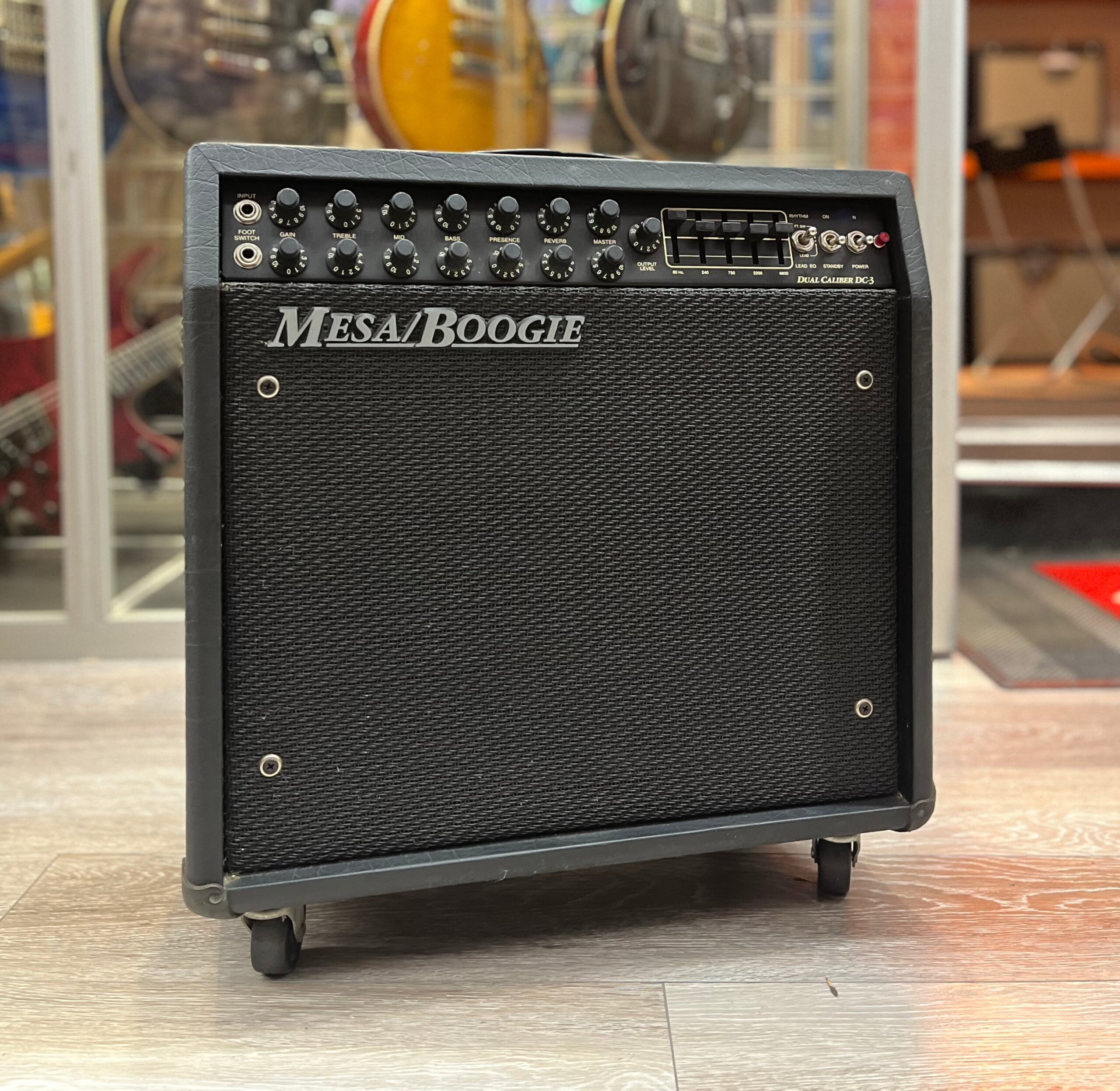 Pre-Owned Mesa Boogie Dual Caliber DC-3 Combo Amplifier 1 Pre-Owned Mesa Boogie Dual Caliber DC-3 Combo Amplifier