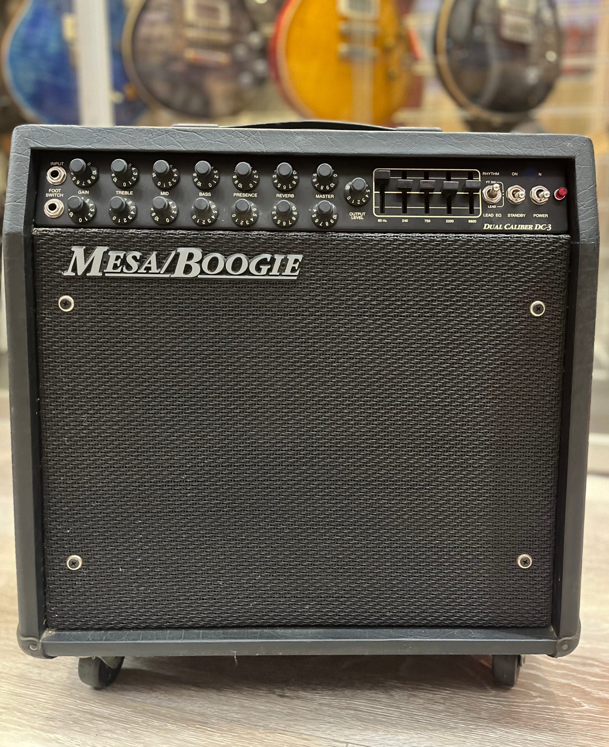Pre-Owned Mesa Boogie Dual Caliber DC-3 Combo Amplifier 2 Pre-Owned Mesa Boogie Dual Caliber DC-3 Combo Amplifier - Image 2