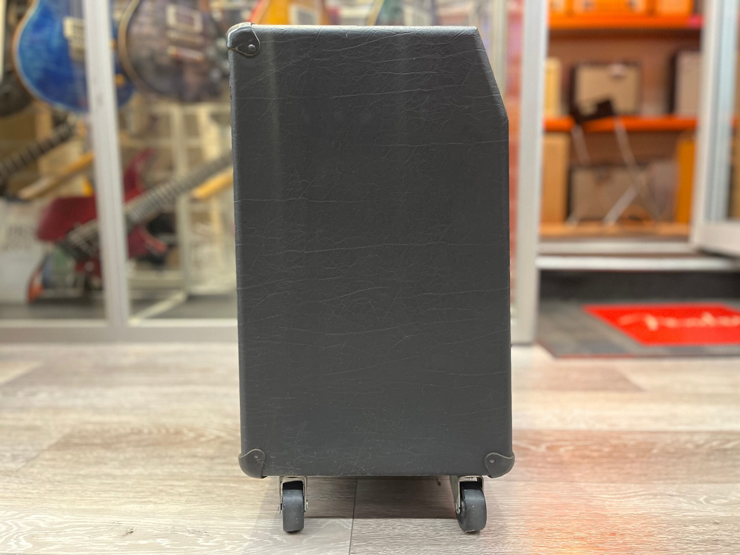 Pre-Owned Mesa Boogie Dual Caliber DC-3 Combo Amplifier 5 Pre-Owned Mesa Boogie Dual Caliber DC-3 Combo Amplifier - Image 5