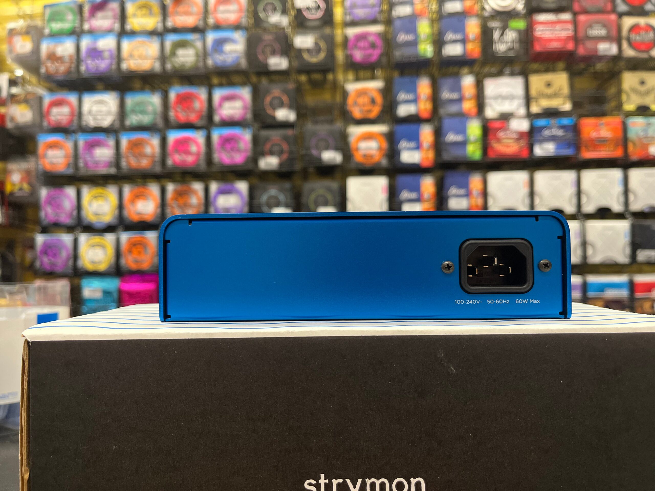 Pre-Owned Strymon Zuma Pedal Board Power Supply 3 Pre-Owned Strymon Zuma Pedal Board Power Supply - Image 3