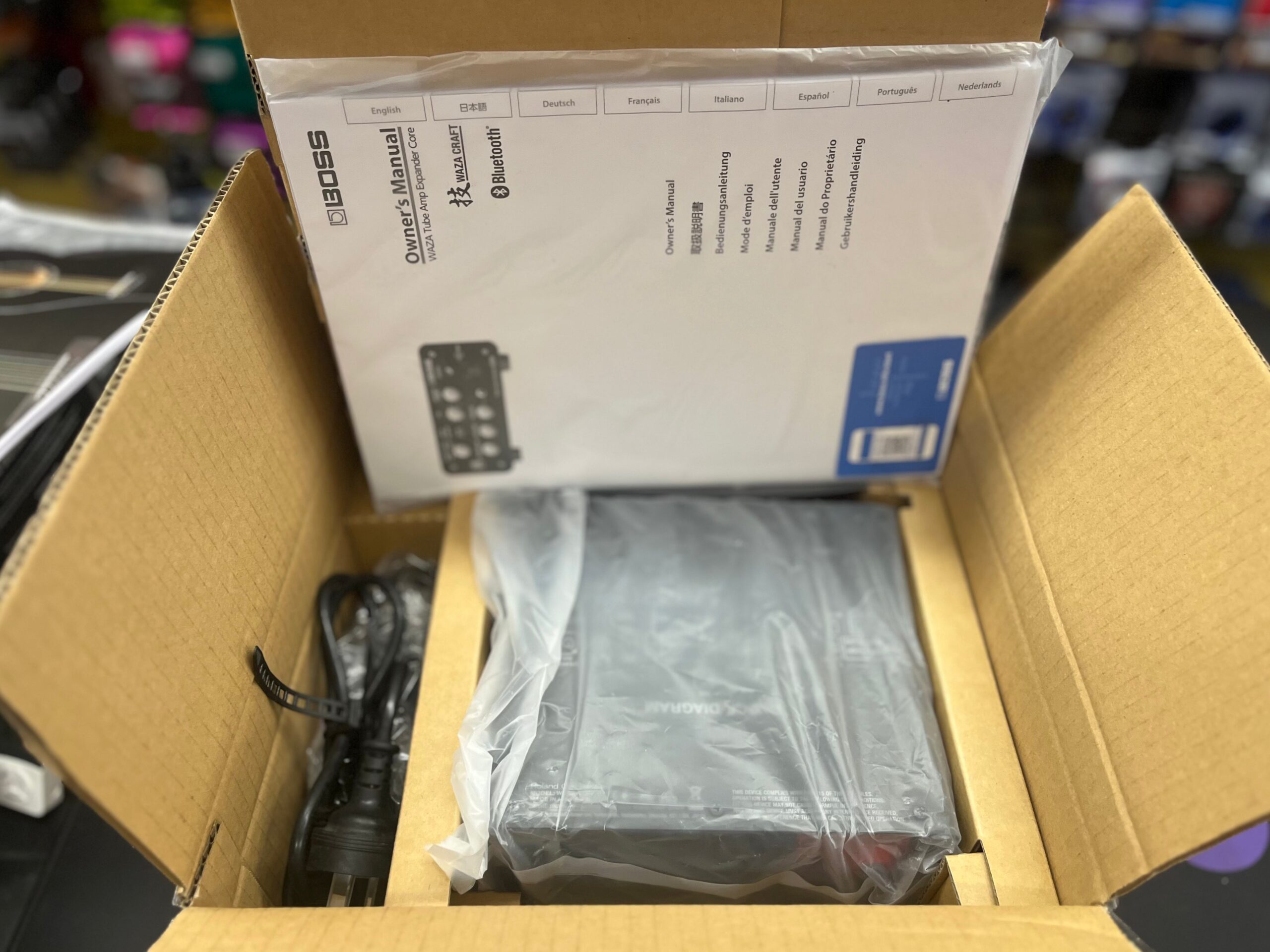 Pre-Owned BOSS WAZA-TAE Core Tube Amp Expander 3 Pre-Owned BOSS WAZA-TAE Core Tube Amp Expander - Image 3