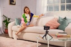 Rode Wireless ME - Ultra Compact Wireless Microphone For Cameras, Computers And Smartphones -Guitar Store rode wireless me insitu pastel livingroom on camera with sc2 8192x5464 rgb